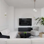 Appartement Spacious In The Center With Air Conditioned Living By Renters Varsovie