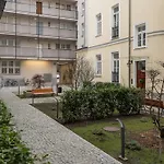 Appartement Spacious In The Center With Air Conditioned Living By Renters *